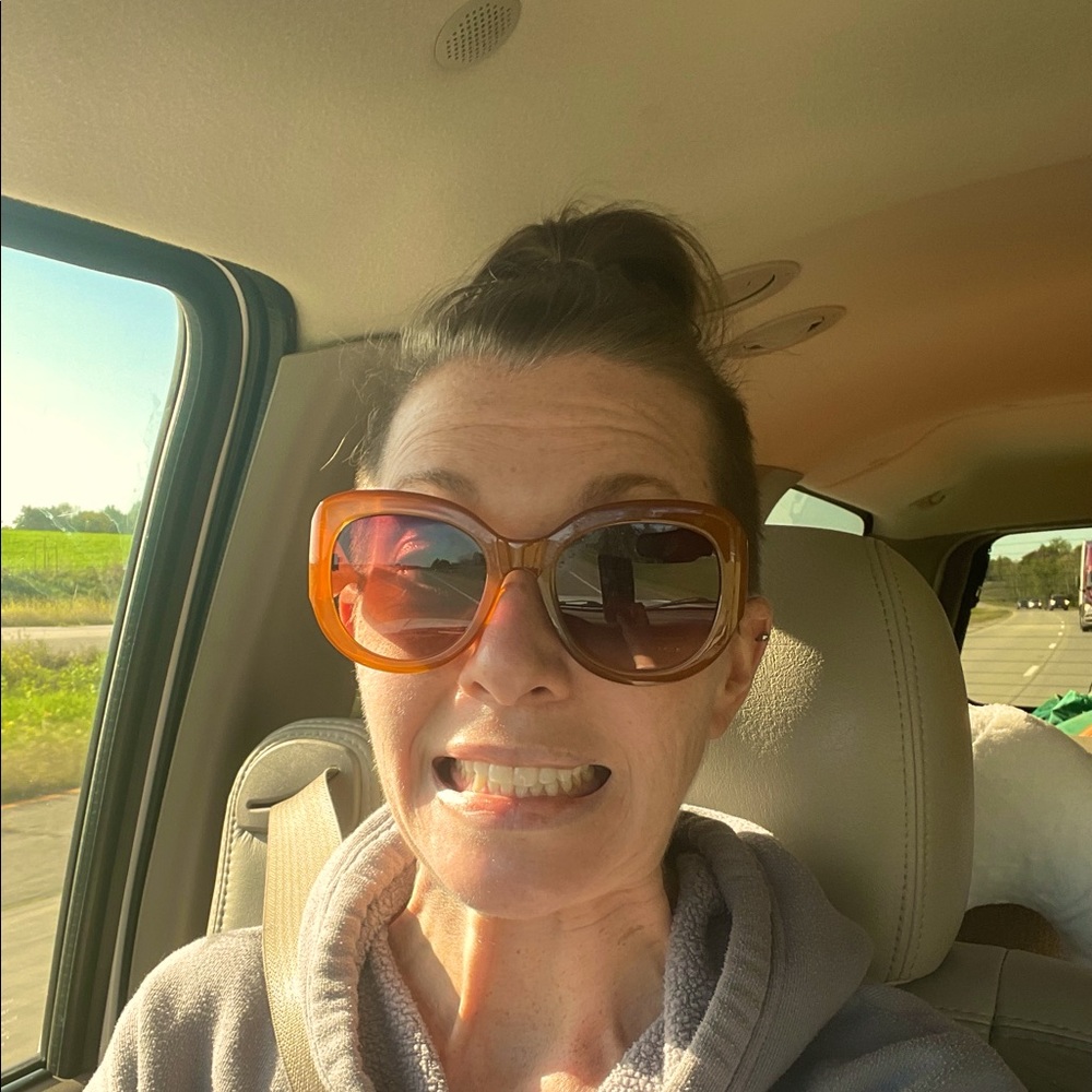 Meet your Posher, Alyson